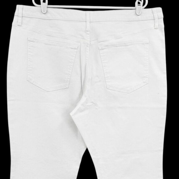NWT Terra & Sky Womens Straight High Rise Stretch White Denim Jeans Plus Sz 20WP - Picture 4 of 9